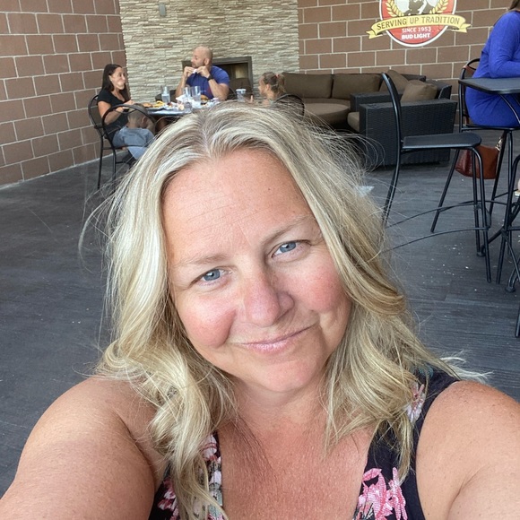 Meet your Posher, Danielle - Picture 1 of 1